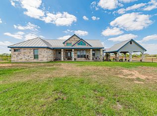 946 County Road 361, La Vernia, TX 78121
