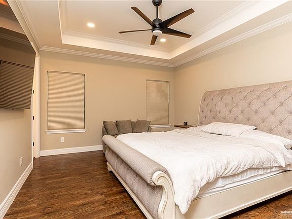 4th image of 604 N Alteza Dr