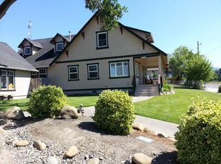 1017 Darneille Ln, Grants Pass, OR 97527