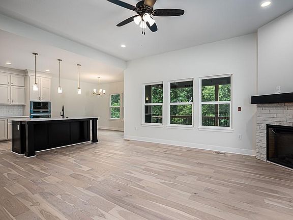 3rd image of 12444 Wingfoot Dr