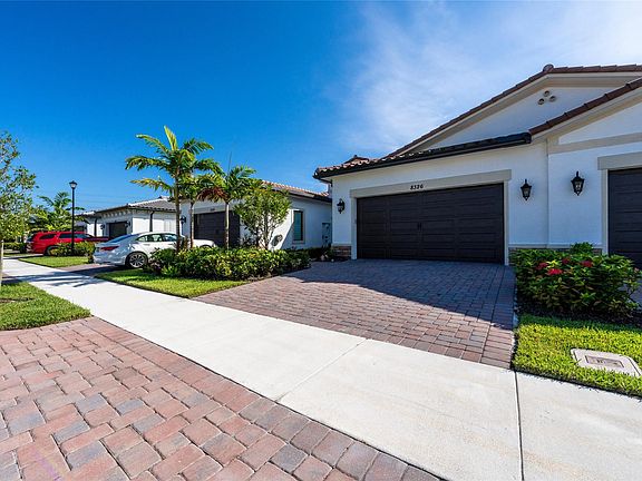 3rd image of 8326 W Blue Spring Drive