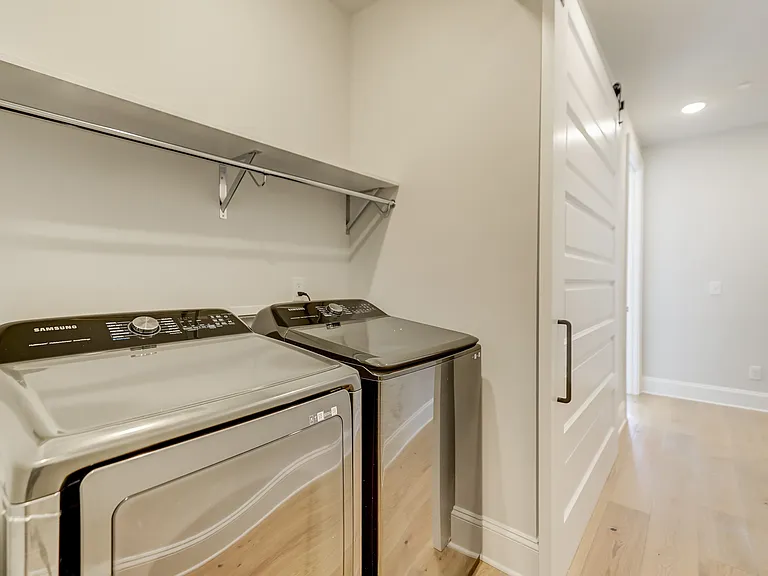 1107 Parkside Greenway Dr — Photo 36