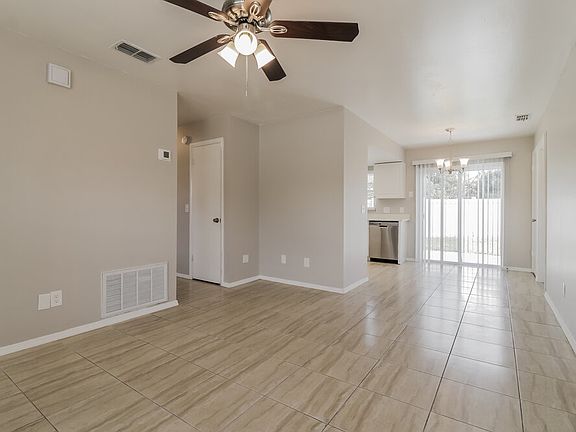 3rd image of 2008 Las Palmas Cir