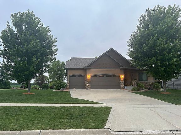 2nd image of 14202 Oakwood Dr