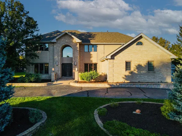 13207 Hunt Master Ln, Lemont, IL 60439