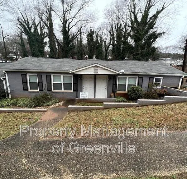 326 Loop St #F — Photo 1