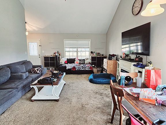 4th image of 3424 Bradfield Dr