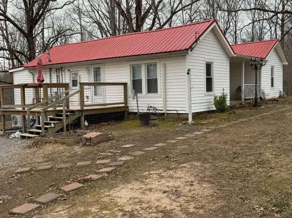 210 Reynolds Rd, Charlotte, TN 37036