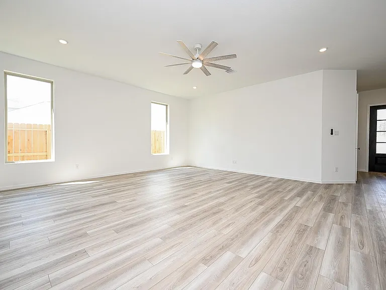 8278 Boundary Waters Dr — Photo 4
