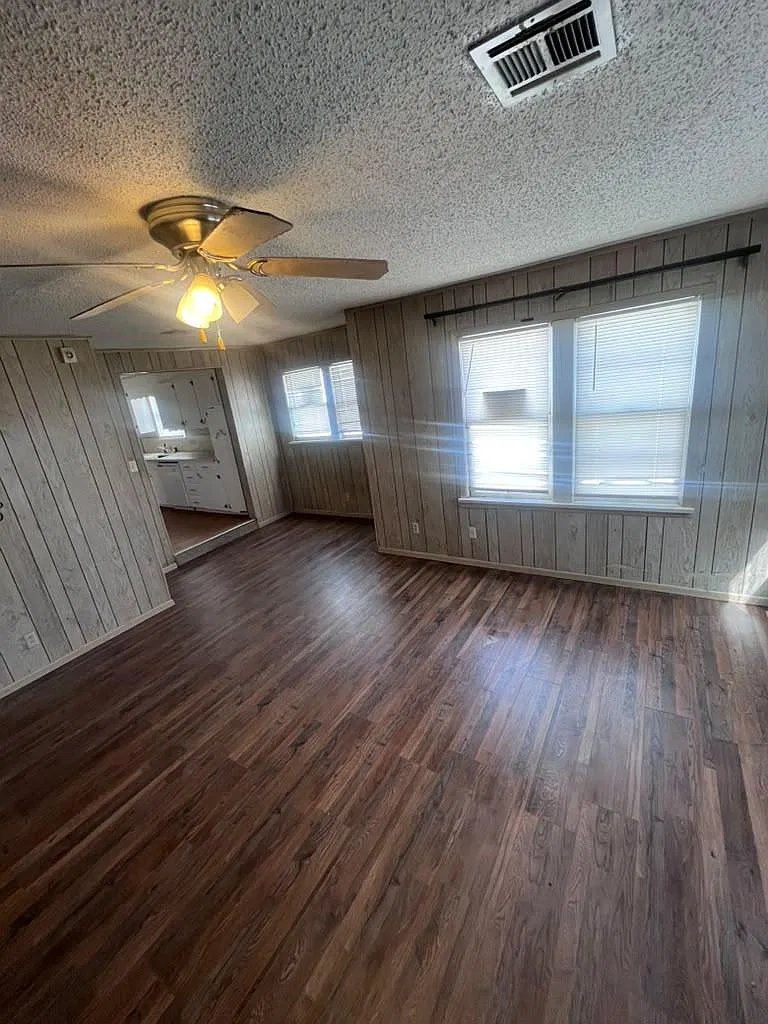 2 bed, 1200 sqft, $875 — Photo 1
