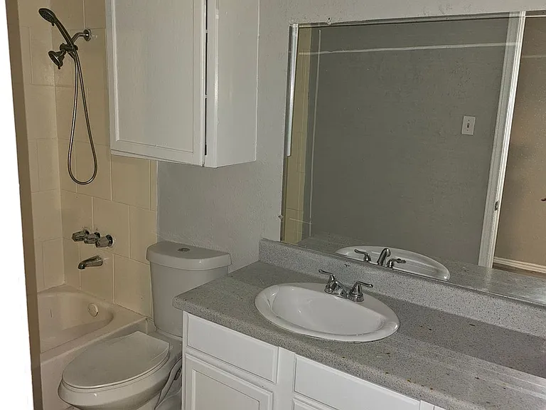 3209 Norwalk Ave #202 — Photo 18