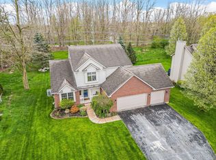1279 Morning Mist Dr, Howell, MI 48843