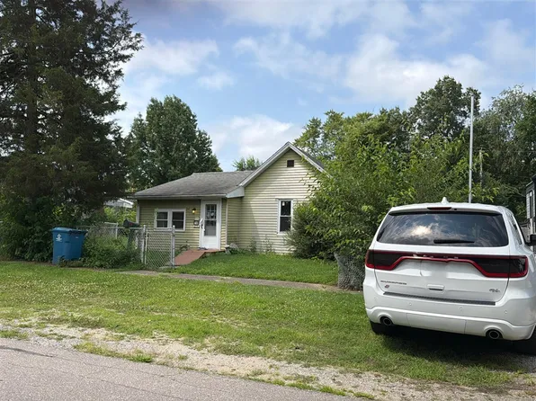 507 S Fisher St, Knox, IN 46534