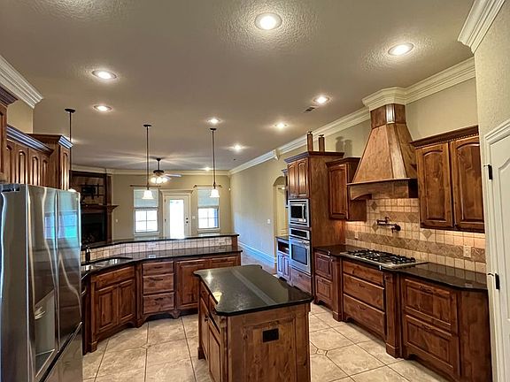 5th image of 4007 Hollowbrook St