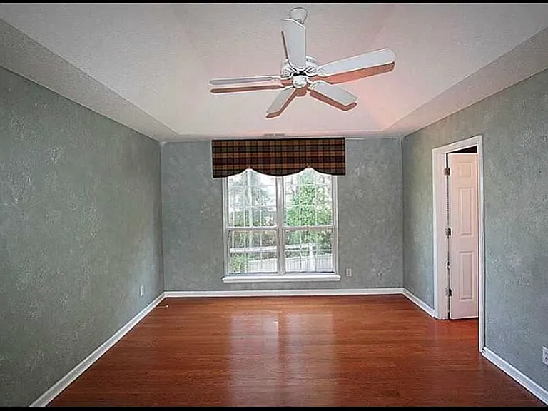 2174 Dresden Grn NW — Photo 8