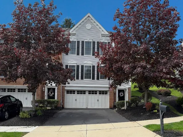 937 Montclair Dr, Coraopolis, PA 15108