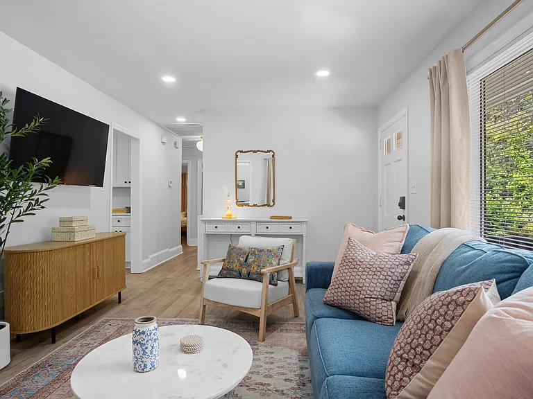 2020 Eastway Dr — Photo 23