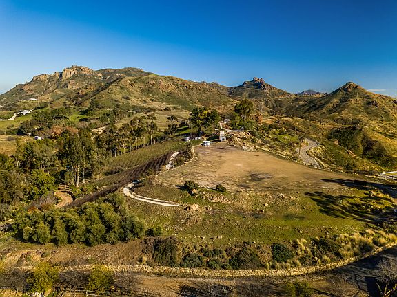 2nd image of 33051 Mulholland Hwy