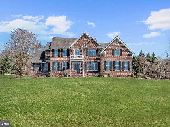 8 Noah Ct, Woodstock, MD 21163