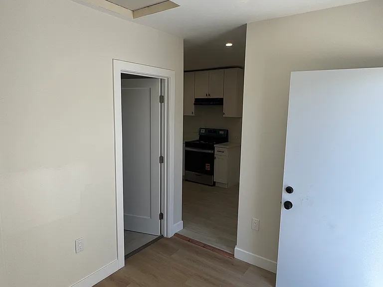 241 N Park View St #241 — Photo 4