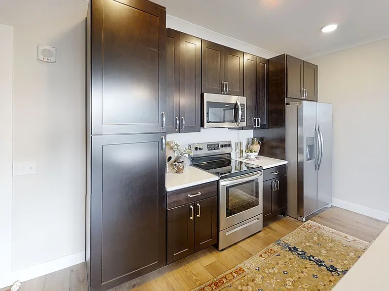 124 W Superior St #110 — Photo 13