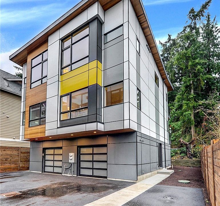 2nd image of 9711 Roosevelt Way NE #A
