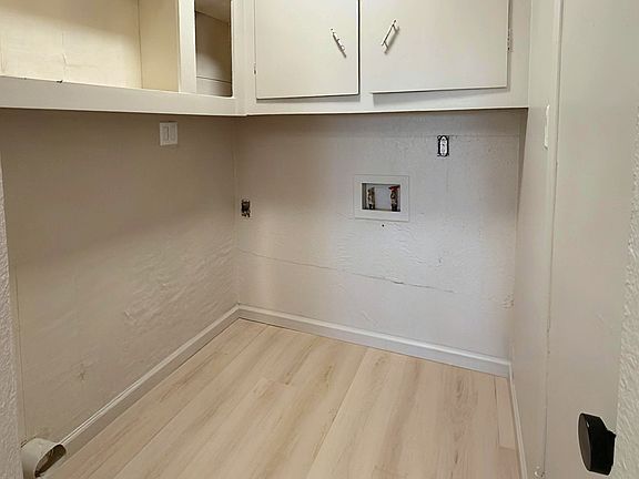 3rd image of 817 W Gilmore St #B