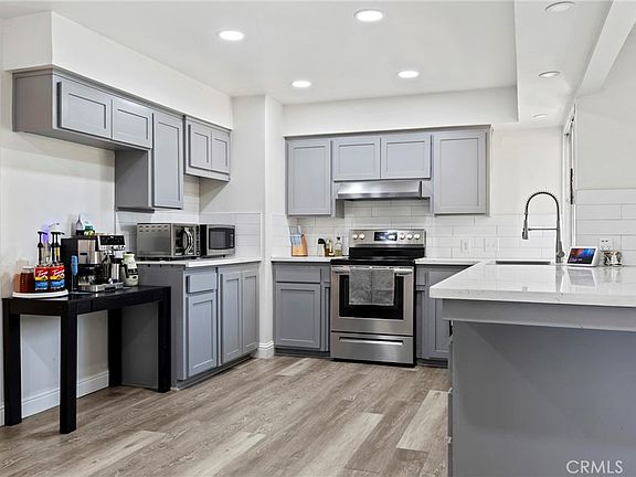 4th image of 1975 E Alexander Ave