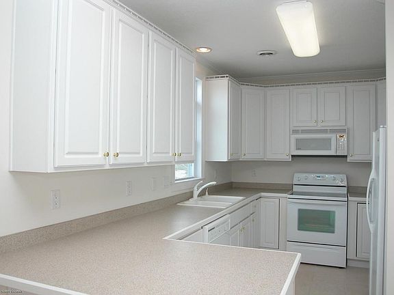 3rd image of 105 22ND S