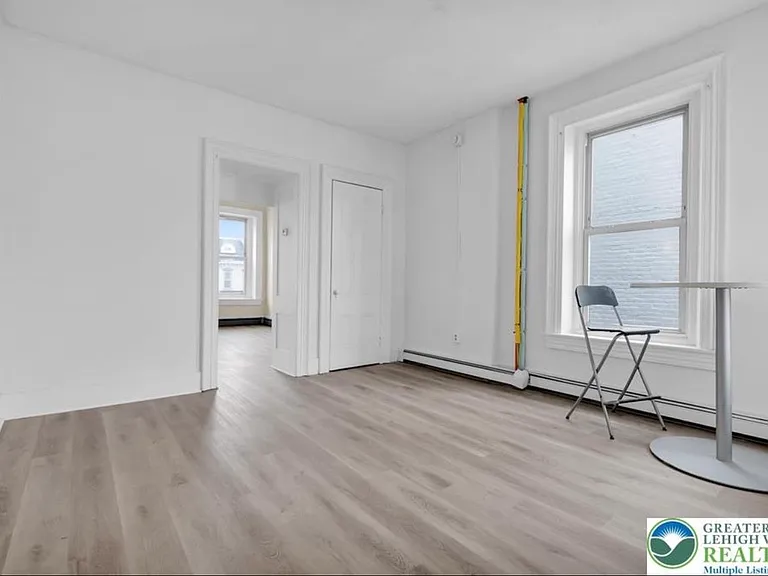 315 N 6th St #2 — Photo 2