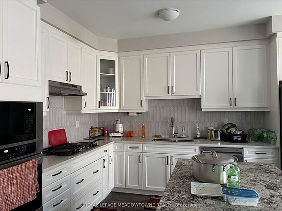5th image of 523 Bellflower Ct