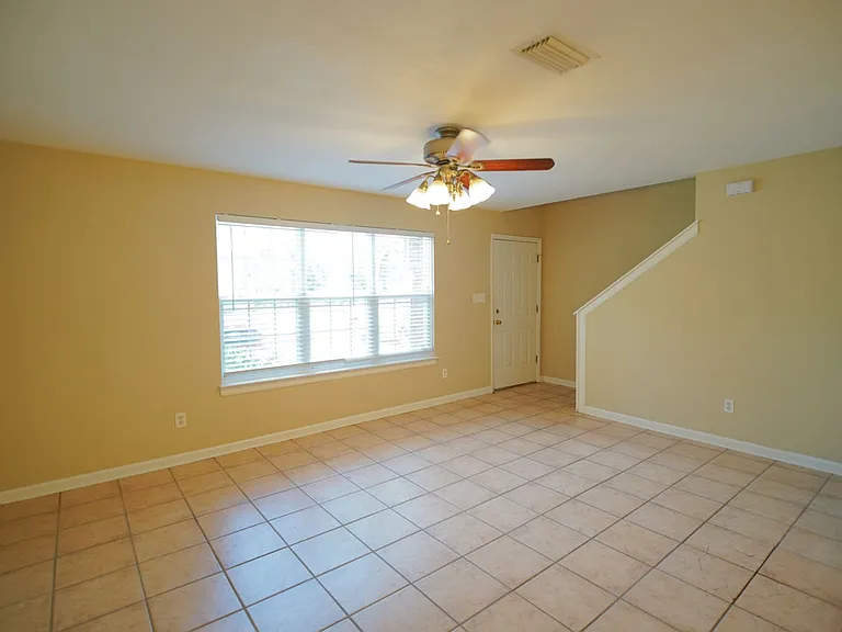 847 W Georgia St — Photo 3