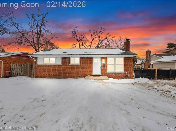 2341 Treadwell St, Westland, MI 48186