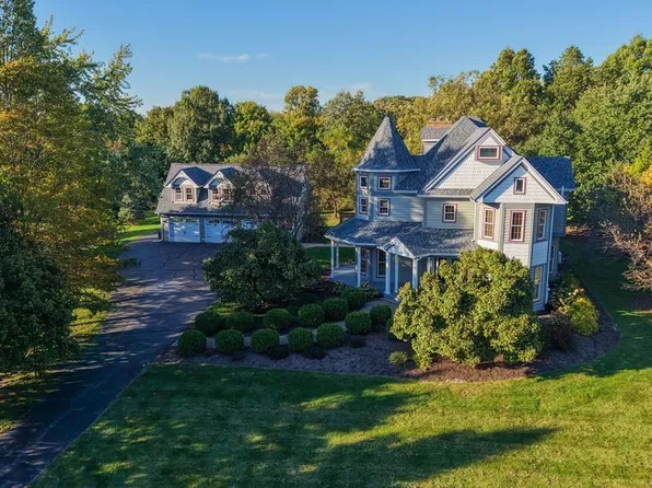 41W964 Hughes Rd, Elburn, IL 60119