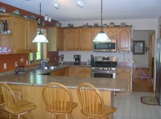 915 Deerfield Rd, Vermillion, SD 57069
