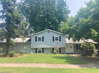 5461 Granada Dr, Mentor On The Lake, OH 44060