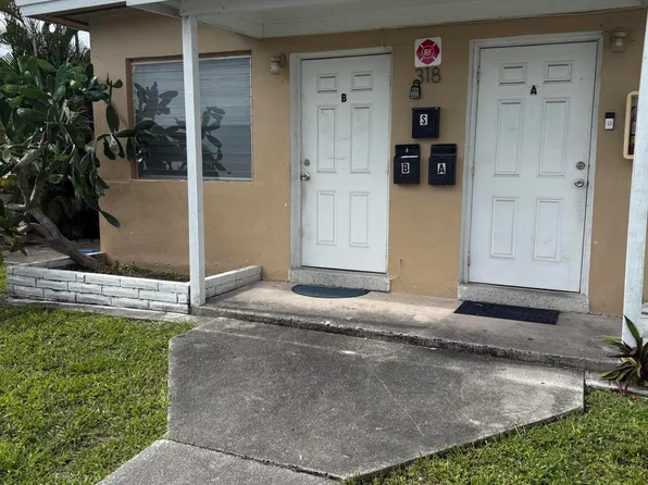 318 NE 6th St, Hallandale, FL 33009