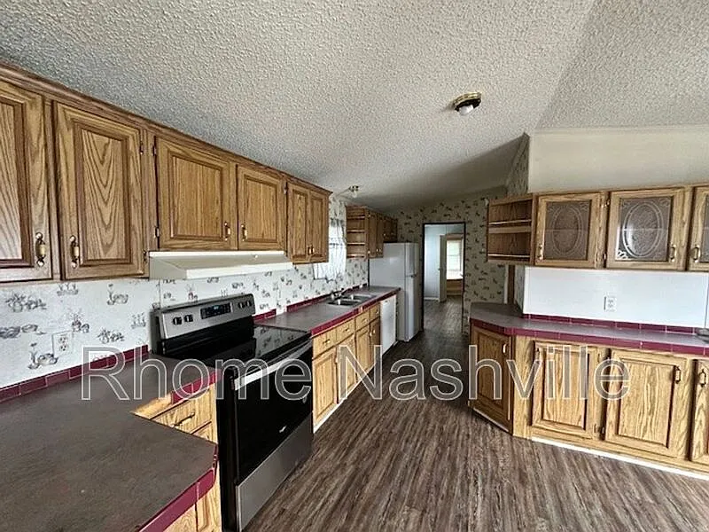 3 bed, 2.0 bath, 1280 sqft, $1,200 — Photo 2