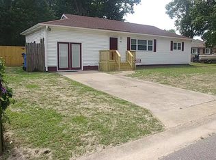 903 Carolyn Dr, Chesapeake, VA 23320