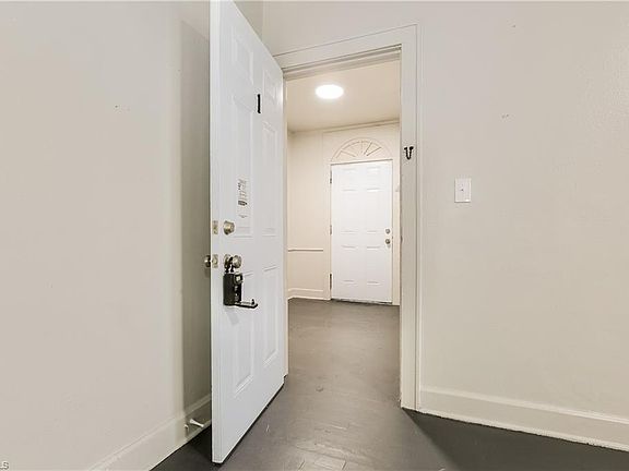 3rd image of 517 Willow St