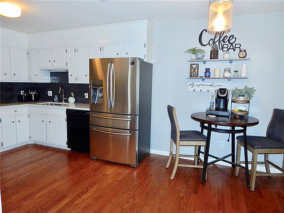 2nd image of 1111 Cumberland Dr