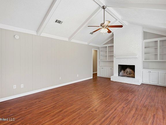 5th image of 1508 Huntcliff Way