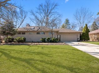 337 Republic Rd, Batavia, IL 60510