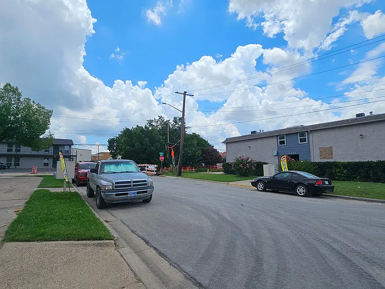 2420 Louise St — Photo 21