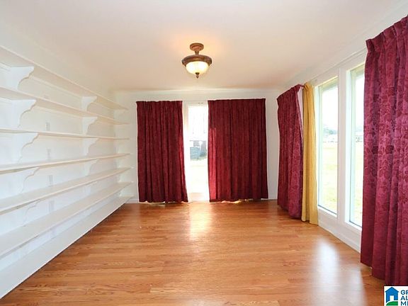 4th image of 1101 Hamric Dr W
