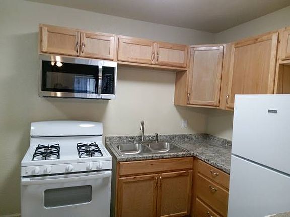 3rd image of 502 Koehler Ct #A2