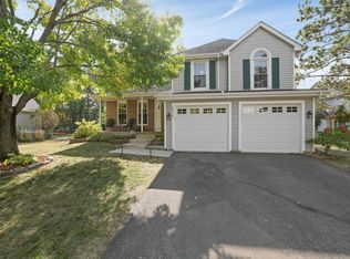 8810 Knollwood Dr, Eden Prairie, MN 55347