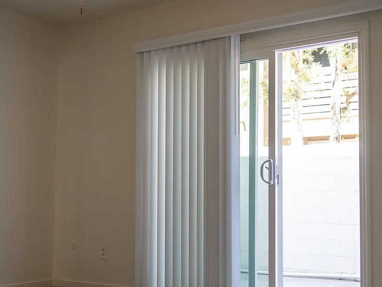 Royal Palms — Photo 15
