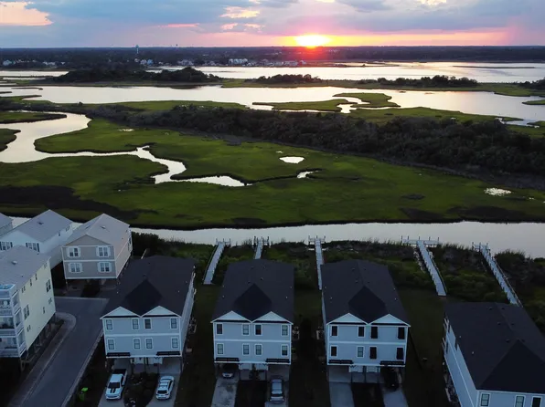 813 N New River Drive #B, Surf City, NC 28445