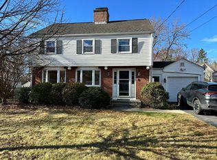 16 Venture Dr, Springfield, MA 01119